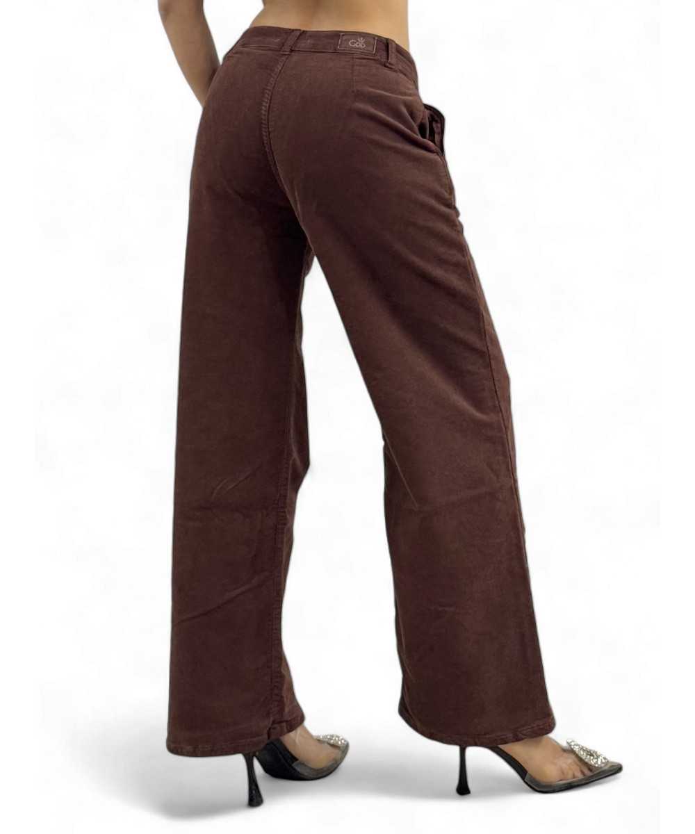 Pantaloni straight in velluto diagonale con bottone gioiello color rhum