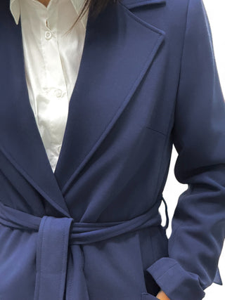 Cappotto lungo blu navy con fusciacca in tessuto tecnico