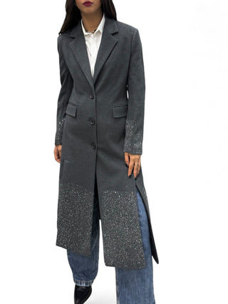 Cappotto dark grey lungo con spacchi davanti e schizzi lamina sul fondo