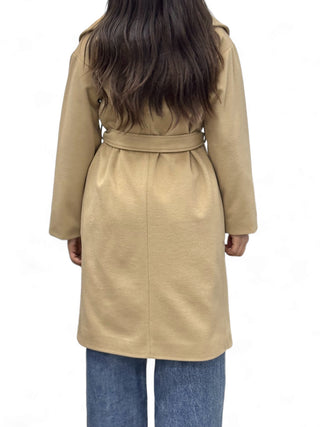 Cappotto lunghezza media camel con collo sciallato