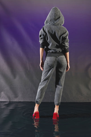 Felpa basic hoodie in denim felpato black con zip e cappuccio