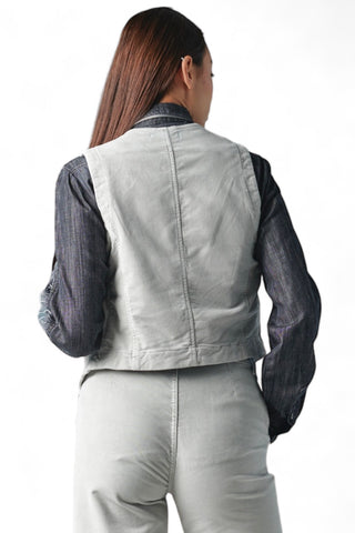 Gilet basic eco grey in velluto diagonale con bottoni gioiello