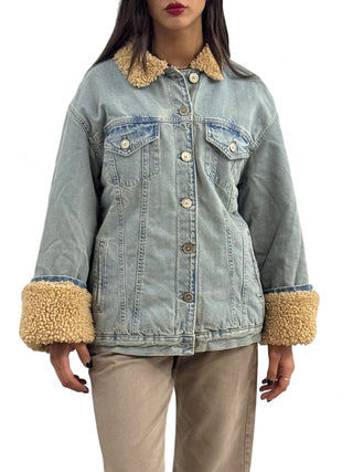 Giubbino denim oversize con manica ampia e teddy a contrasto