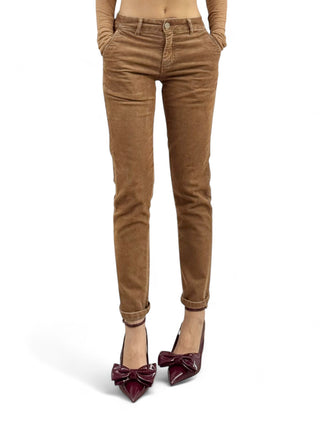 Pantaloni camel chino slim low-waist in polivelluto