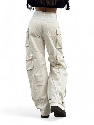 Pantaloni cargo multipocket wide in gabardine latte