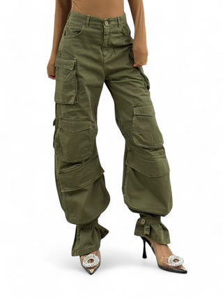 Pantaloni cargo multipocket wide in gabardine verde militare