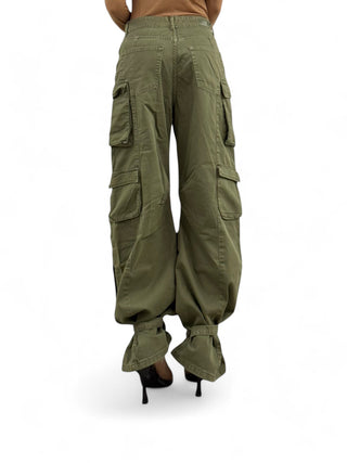 Pantaloni cargo multipocket wide in gabardine verde militare