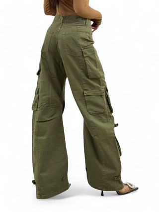 Pantaloni cargo multipocket wide in gabardine verde militare