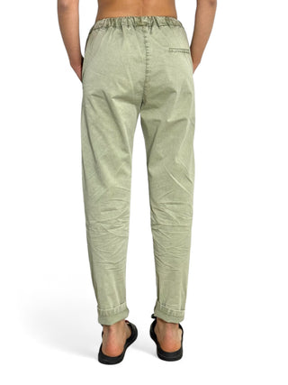 Pantaloni con coulisse in gabardine militare