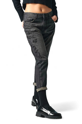 Pantaloni denim black relaxed con ricamo perline laterali