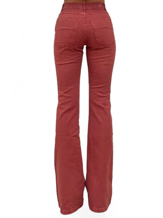 Pantaloni flared in drill sienna con trattamenti denim